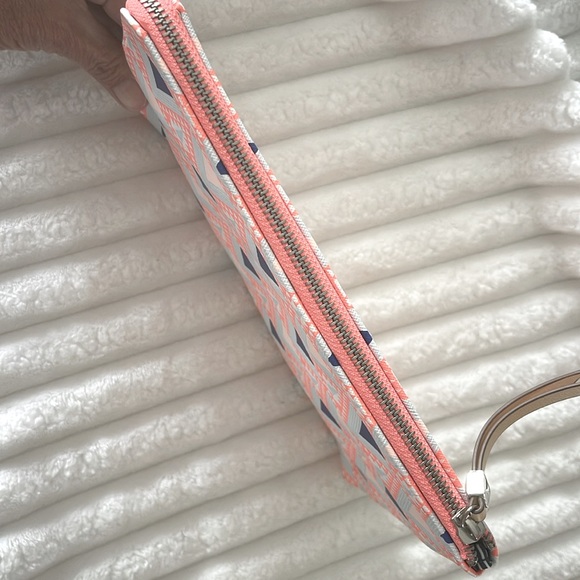 Stella & Dot Clutch Stylish Coral and Blue Geometric Design NWOT - Picture 3 of 9
